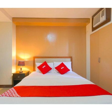 Oyo 769 Poblacion Suites Polaris Makati City Bagian luar foto