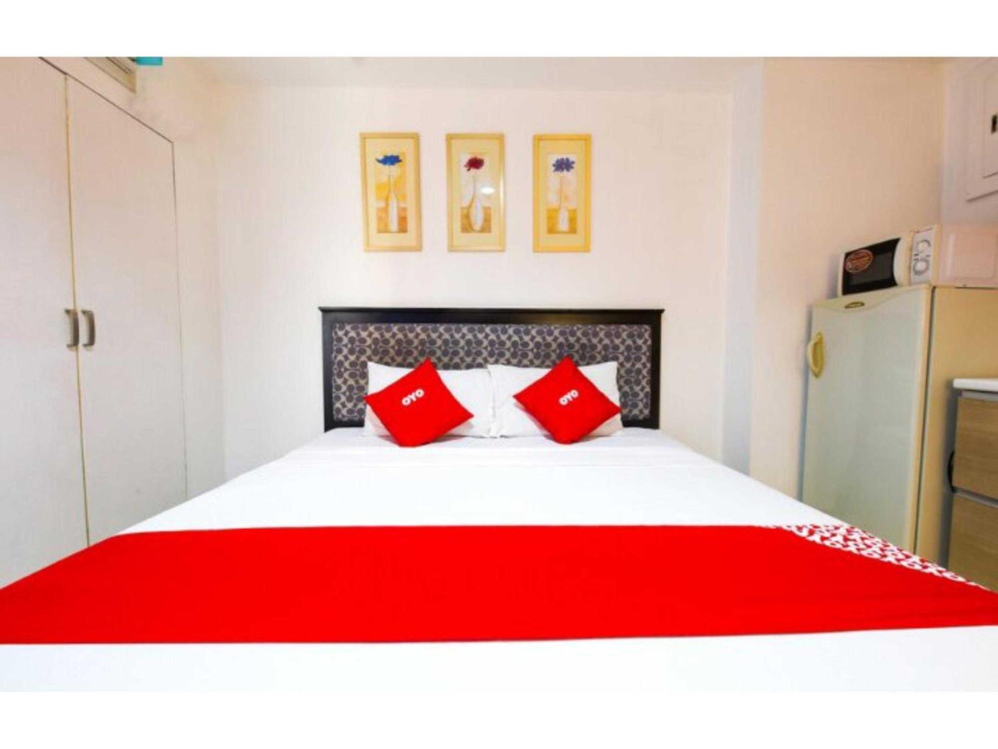 Oyo 769 Poblacion Suites Polaris Makati City Bagian luar foto