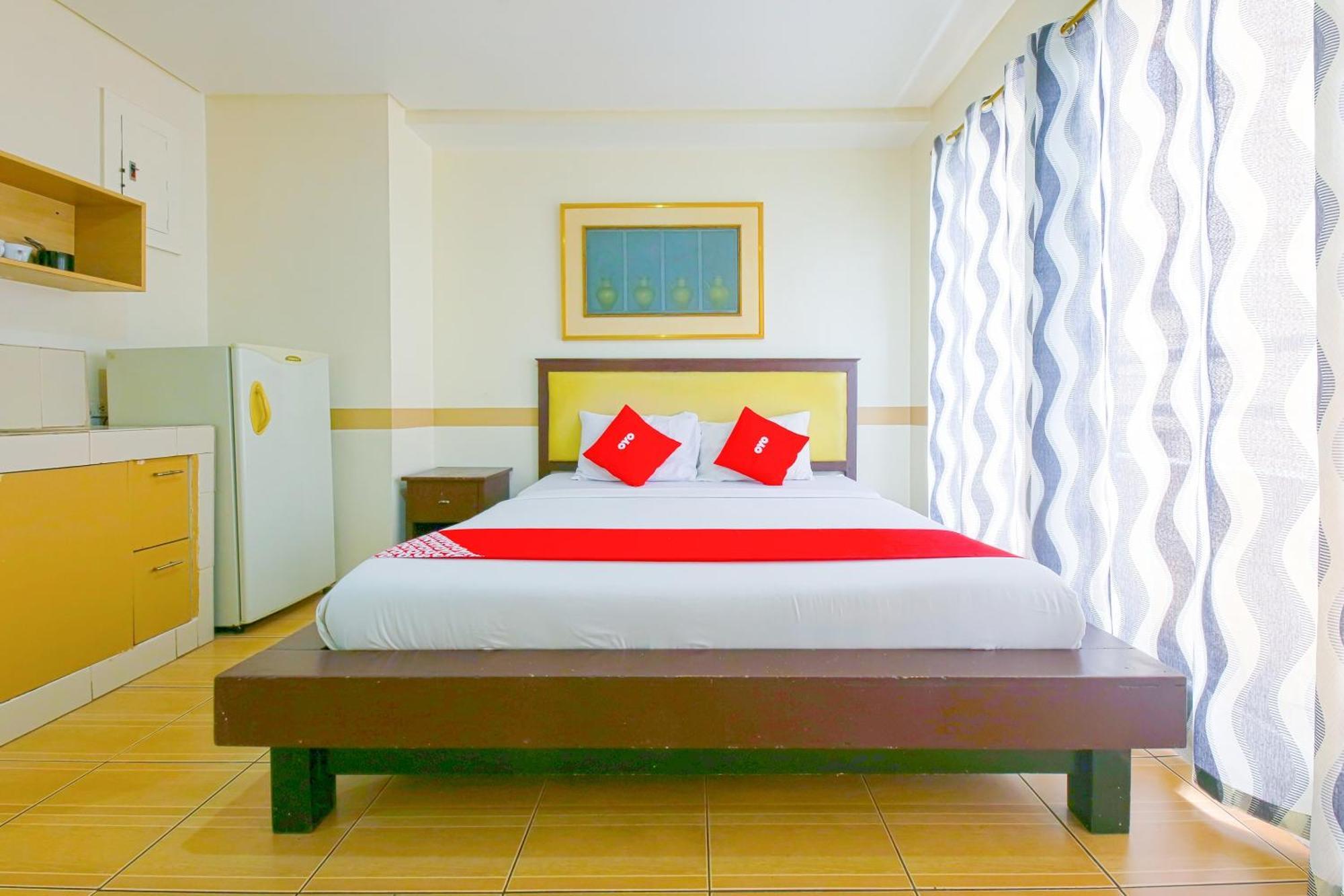 Oyo 769 Poblacion Suites Polaris Makati City Bagian luar foto