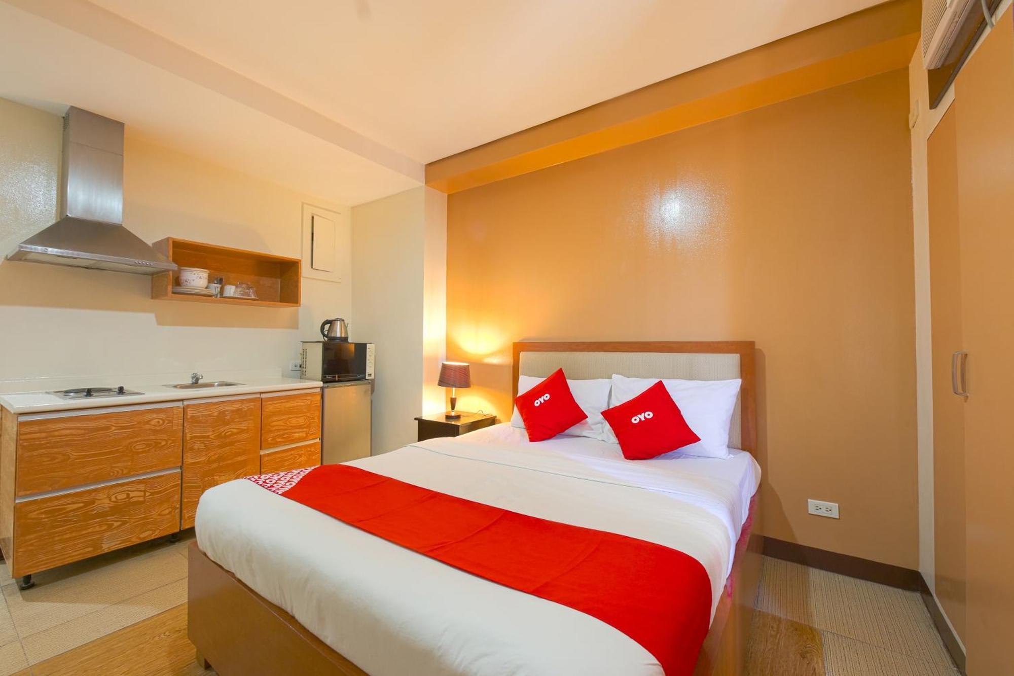 Oyo 769 Poblacion Suites Polaris Makati City Bagian luar foto